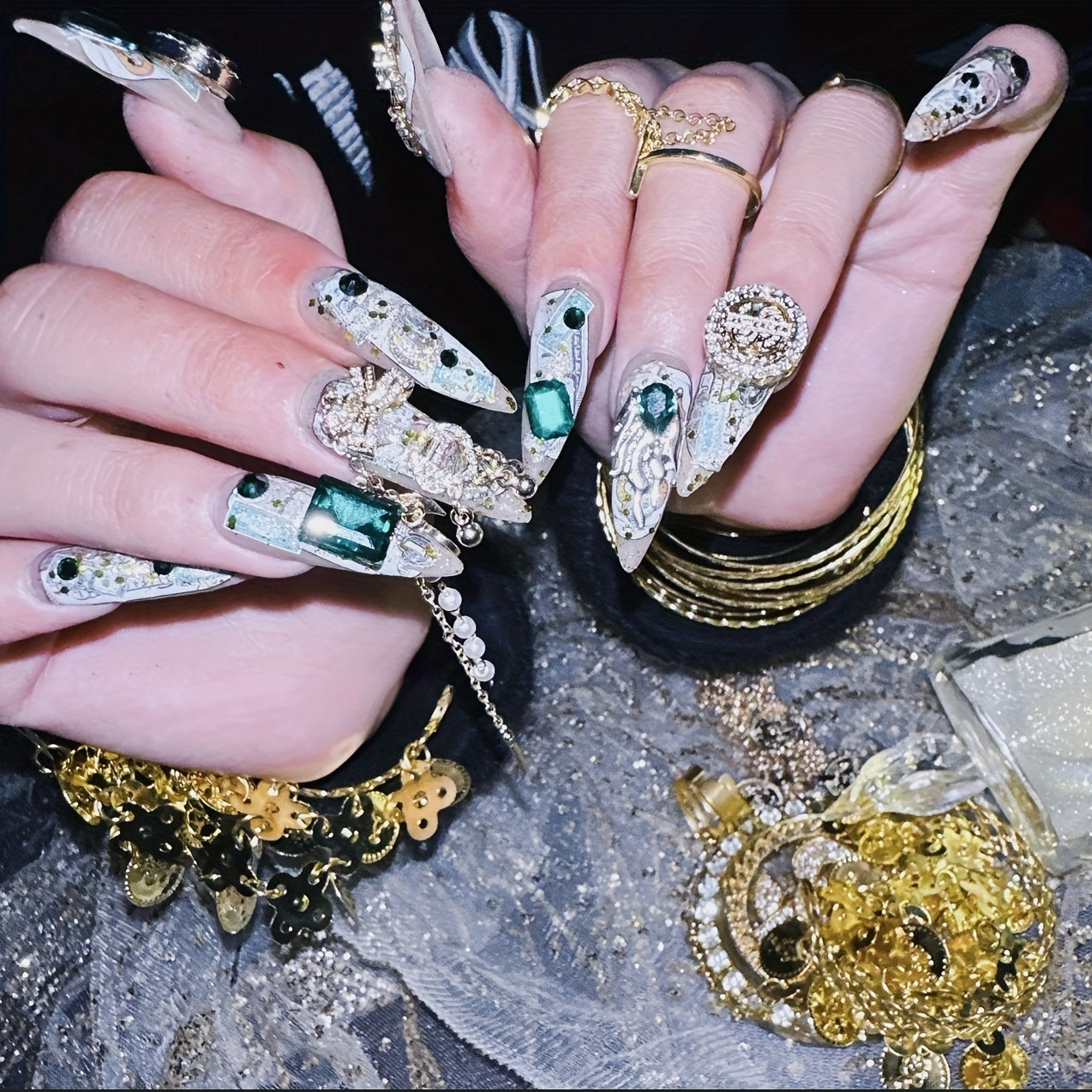 10pcs Luxury Golden Almond Press-On Nails Set