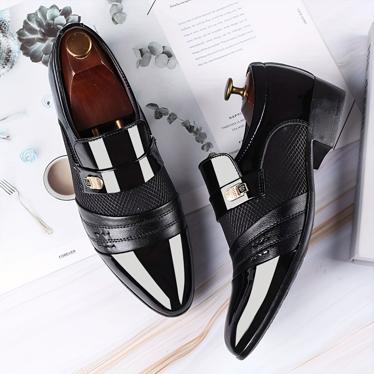 Plus Size Men's Solid Color Slip On Business Shoes