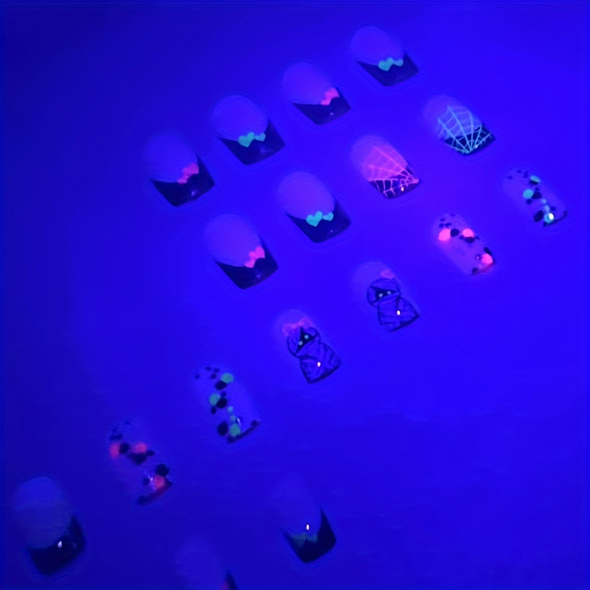 24pcs Glow-in-the-Dark Short Square Full Cover Acrylic False Nails