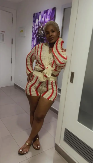 Two-Piece Color Knitted Pantsuit - Women's High Waist Shorts Outfits