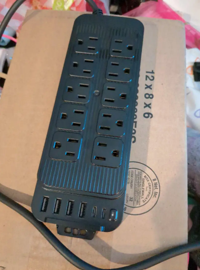 10-Outlet Flat Plug Power Strip with 6 USB Ports (2 USB-C)