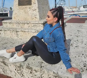Women's Chic Collared Denim Jacket