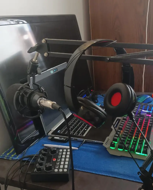 Professional Podcasting Kit