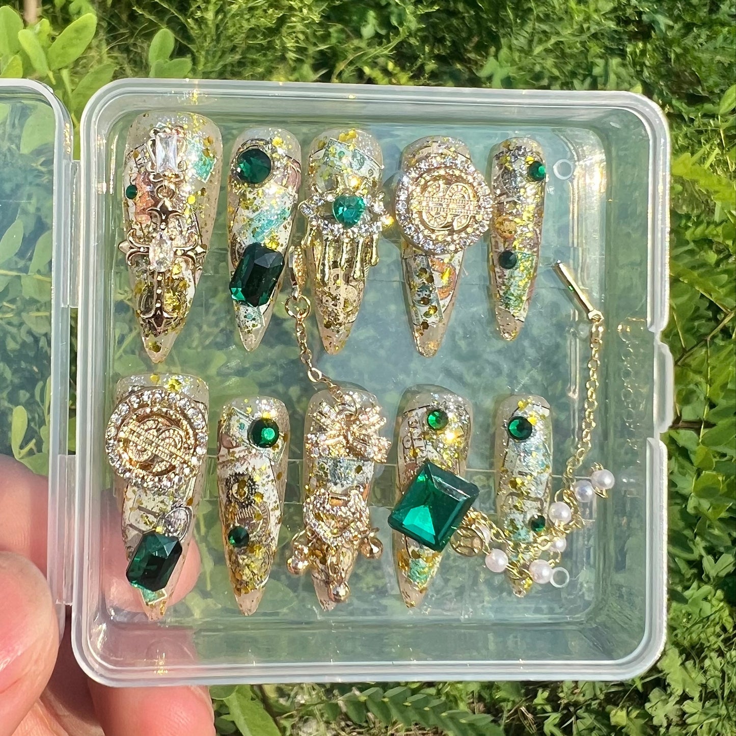 10pcs Luxury Golden Almond Press-On Nails Set